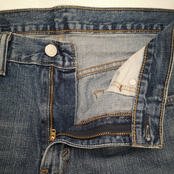 Levi's 559 Men's Size 33 Medium Wash Zipper & Button Closure Blue Jeans - Picture 11 of 15